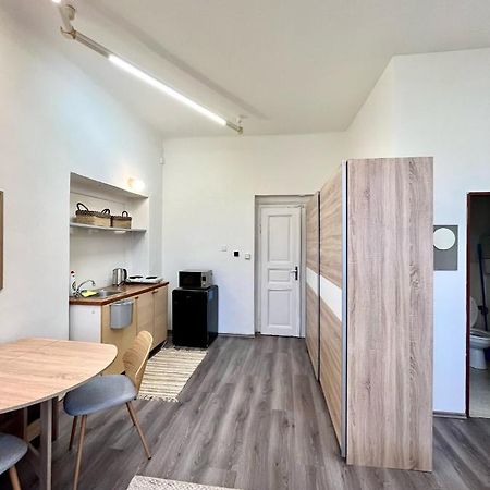 1 Bedroom Studio Close To Palmovka Praga Exterior foto